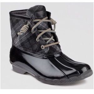 Sperry Topsider Duck Boots in black plaid sz 6.5